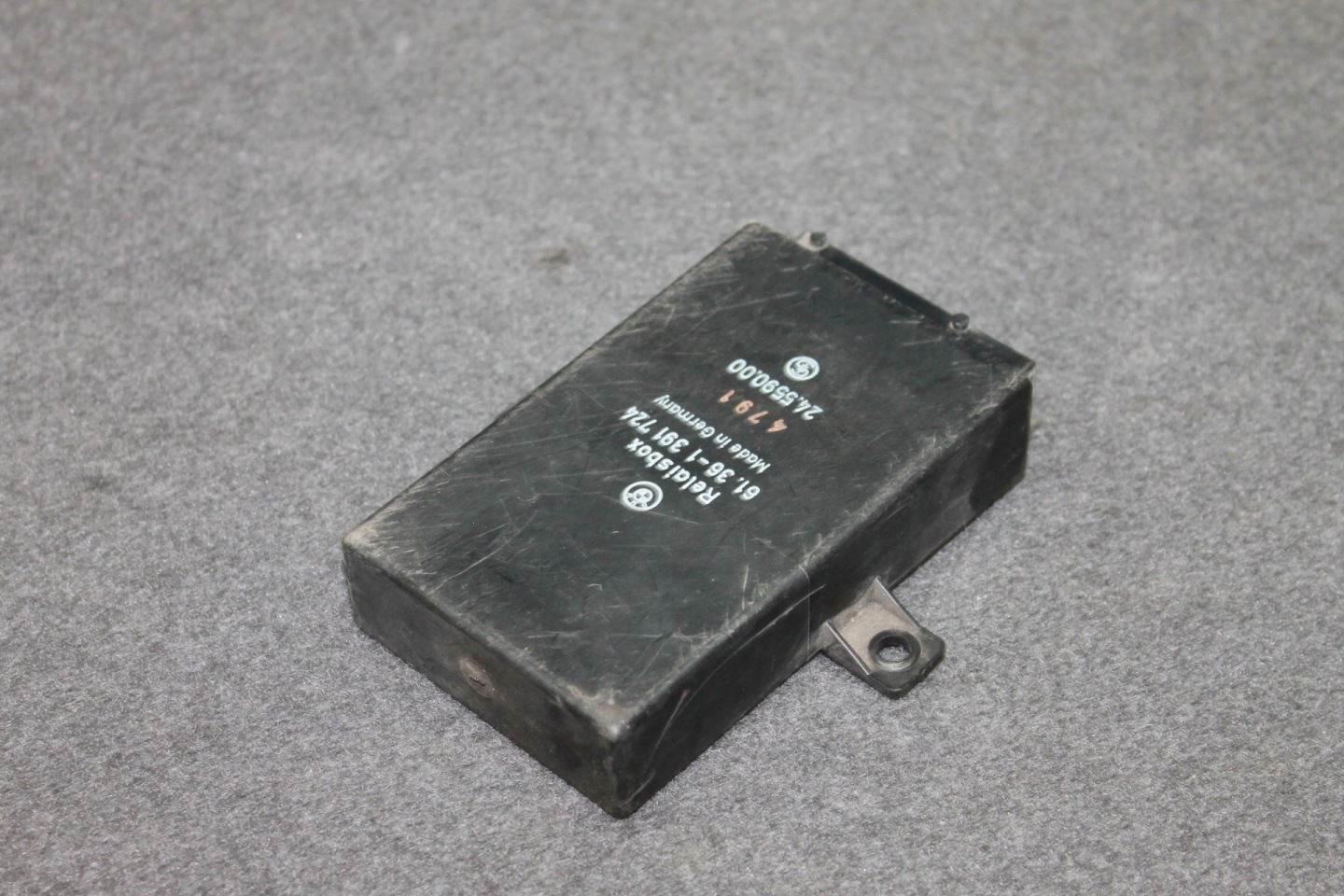 BMW E34 - module control unit OGRZEWANIA RELAISBOX 1391724