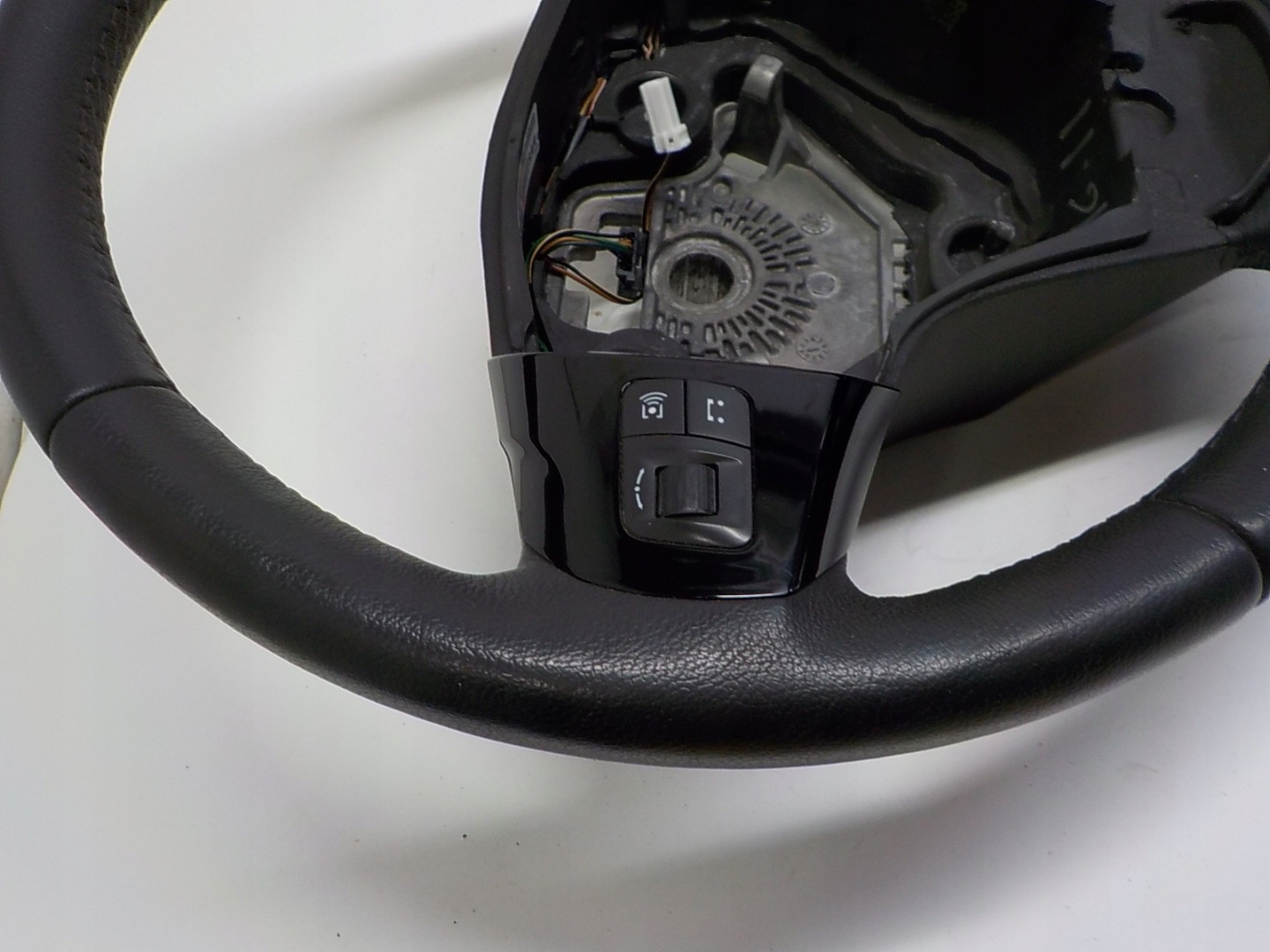 OPEL CORSA D steering wheel, leather MULTI PODGRZEWANA