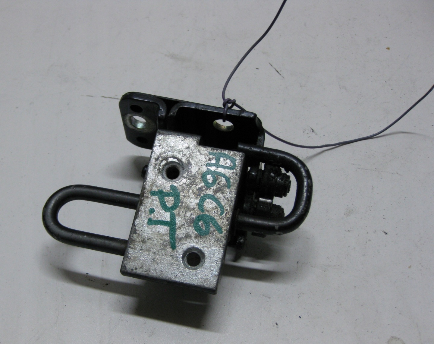 AUDI A6 C6 hinge door right rear part 8E0833412E