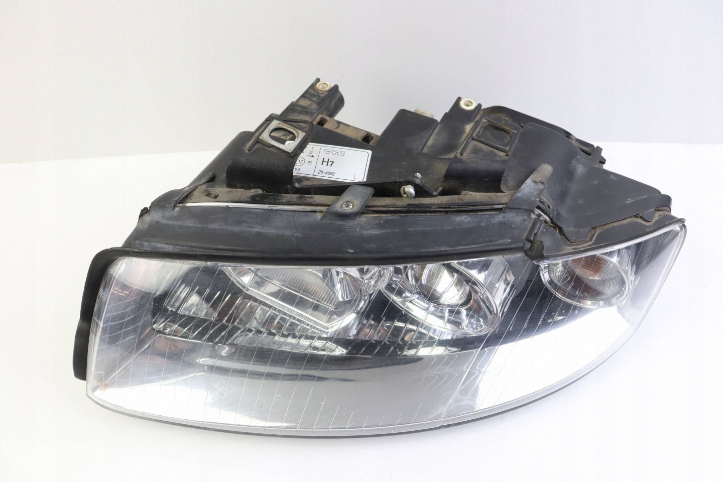 AUDI A4 B6 light front left front replacement TYC 20A008 EUROPA