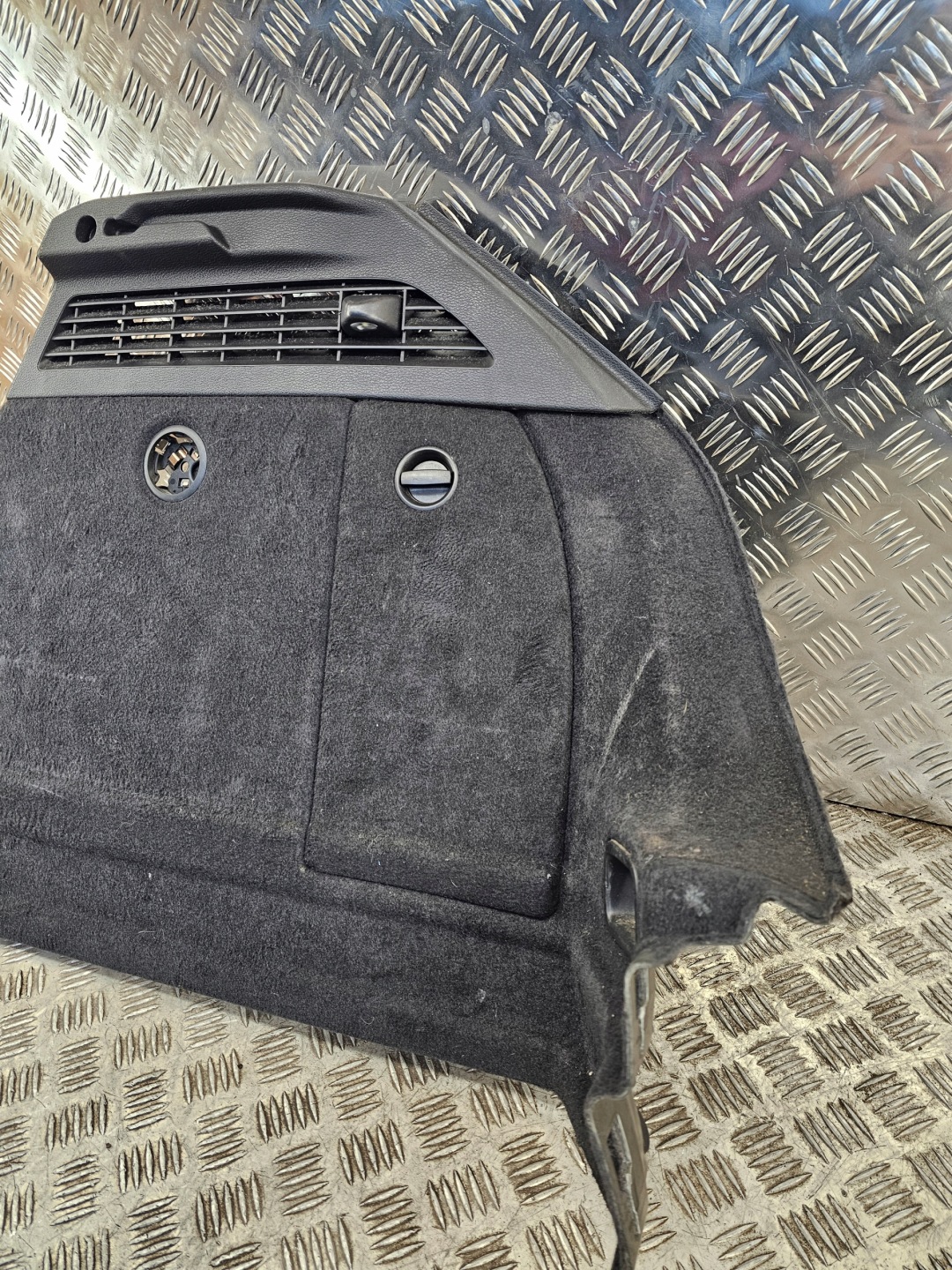 side upholstery boot right 8V4863880B AUDI A3 8V HATCHBACK 17R