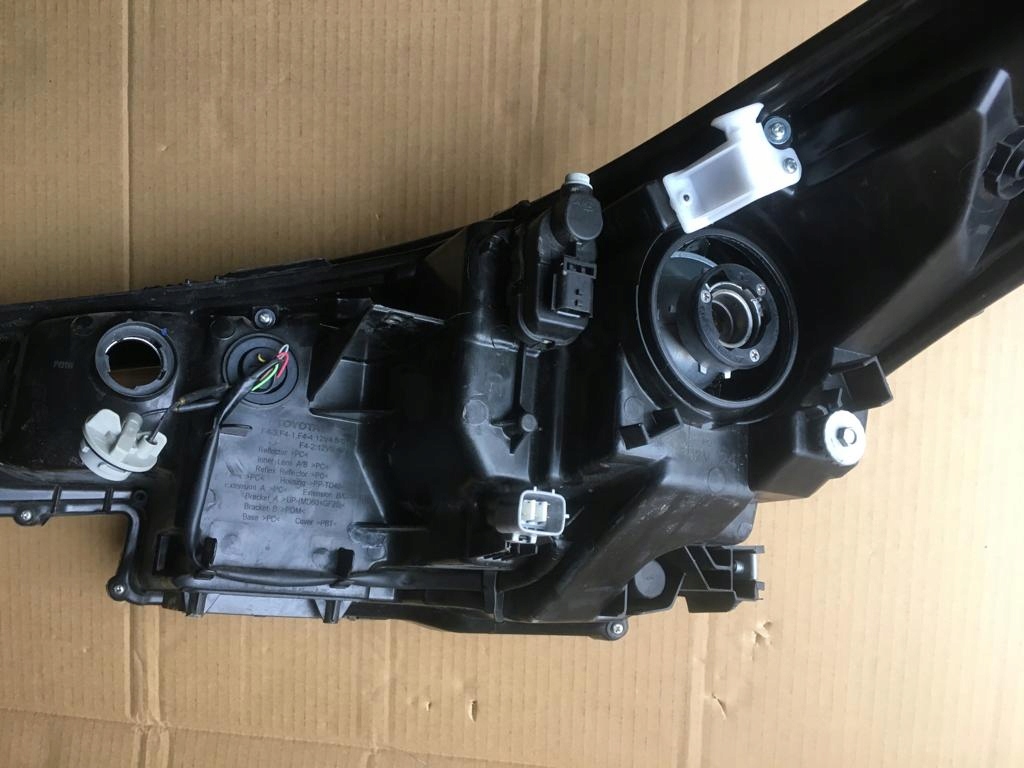 REFLEKTOR light right front TOYOTA CHR C-HR 16- LED