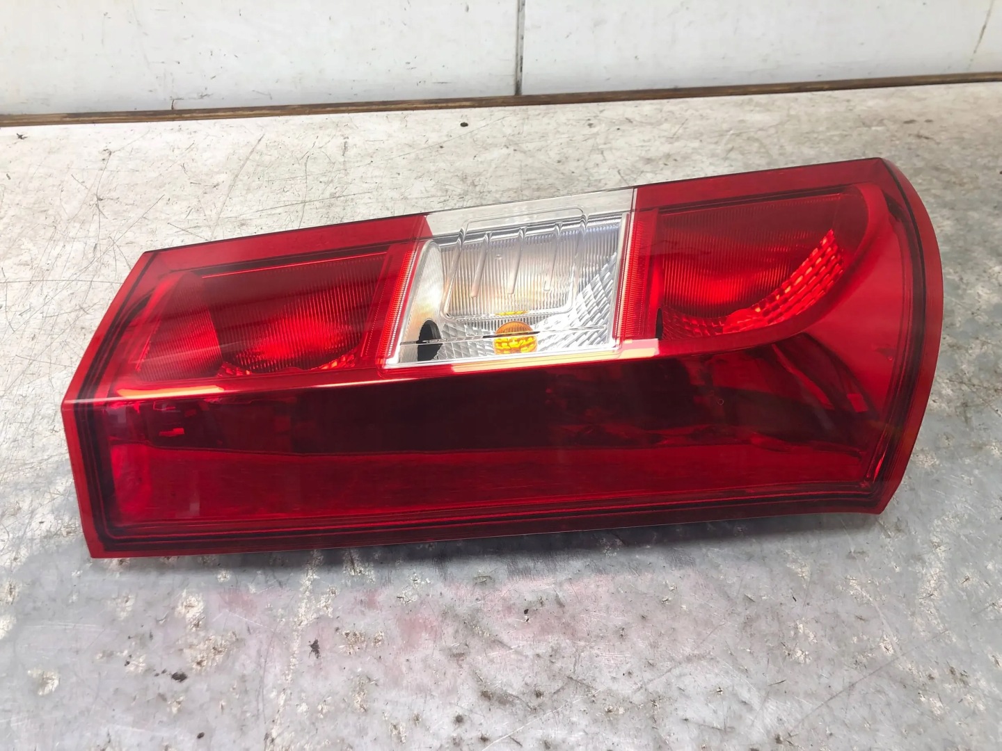 Feux phare Gauche Arrière DACIA DOKKER 265551619R
