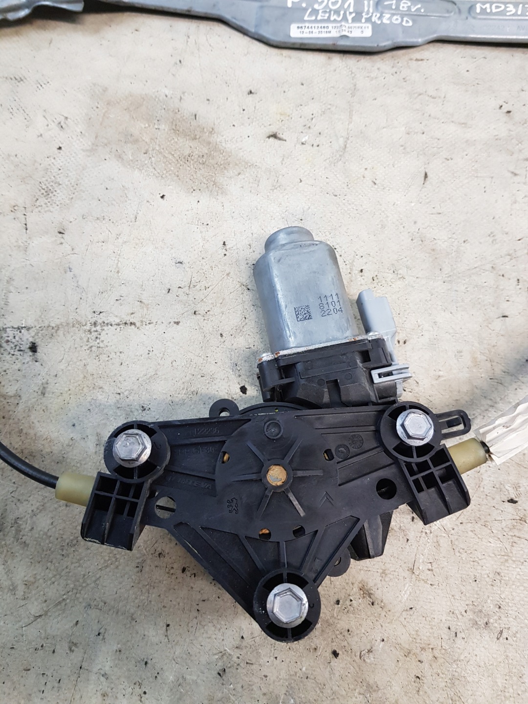 window regulator left front Peugeot 301 OE 9677416980