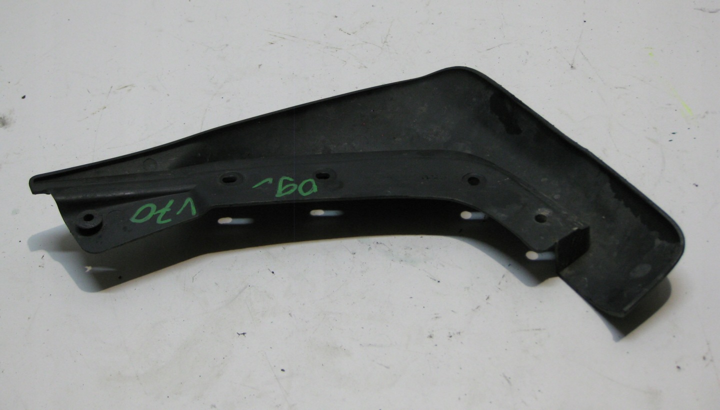VOLVO V70 2.0 D 09R mudguard flap left front 30664837
