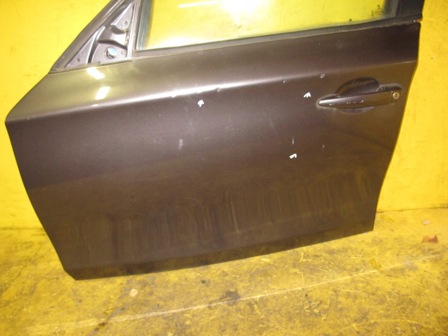 BMW and 1 87 04- door left front front A22/7