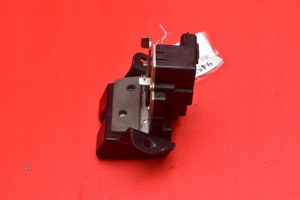 lock bonnet rear part boot HYUNDAI I30 1 and KOMBI 07-10