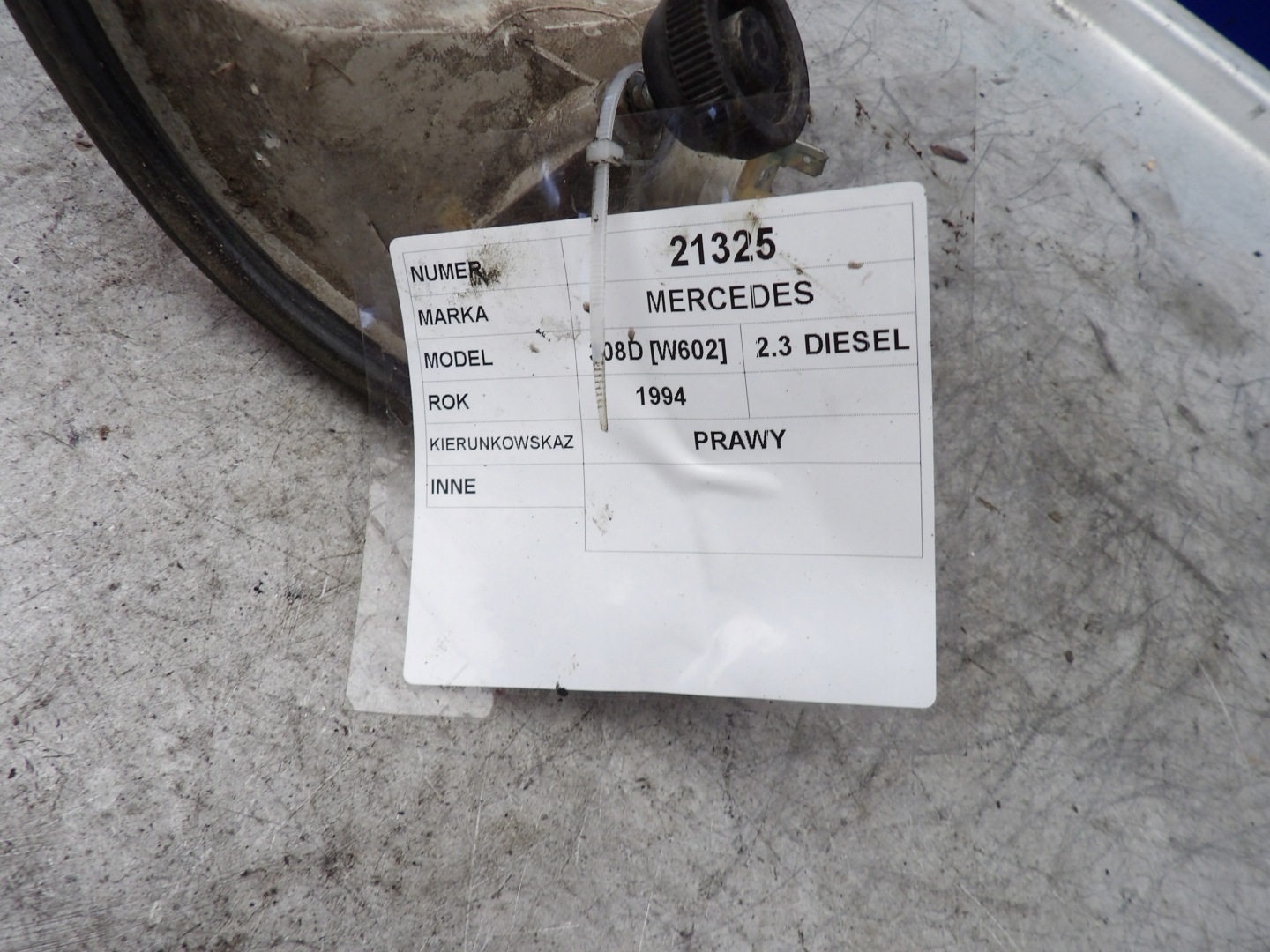 Mercedes 308D, W602 indicator right