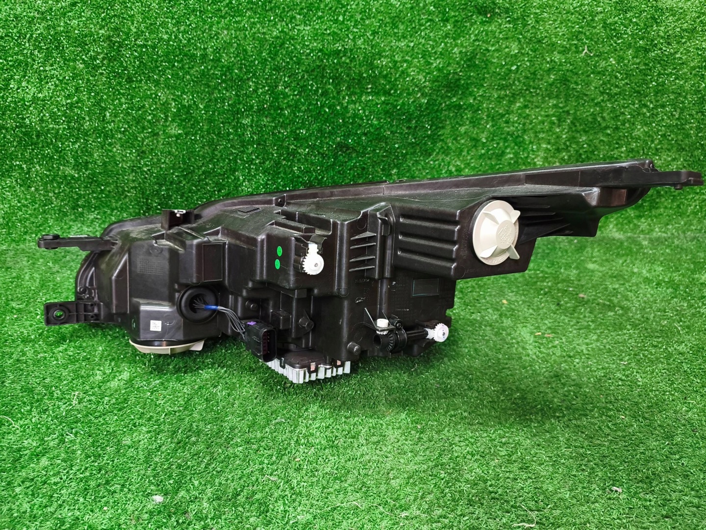 REFLEKTOR right front MG HS II 24- FULL LED NR.1281