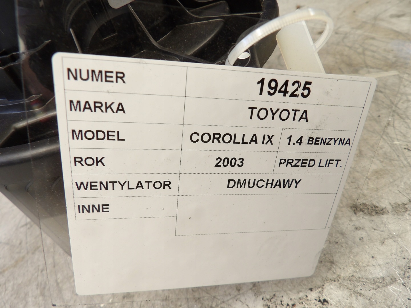 Toyota Corolla IX E12 ventilátor topení 0130101601 MF016070-0610