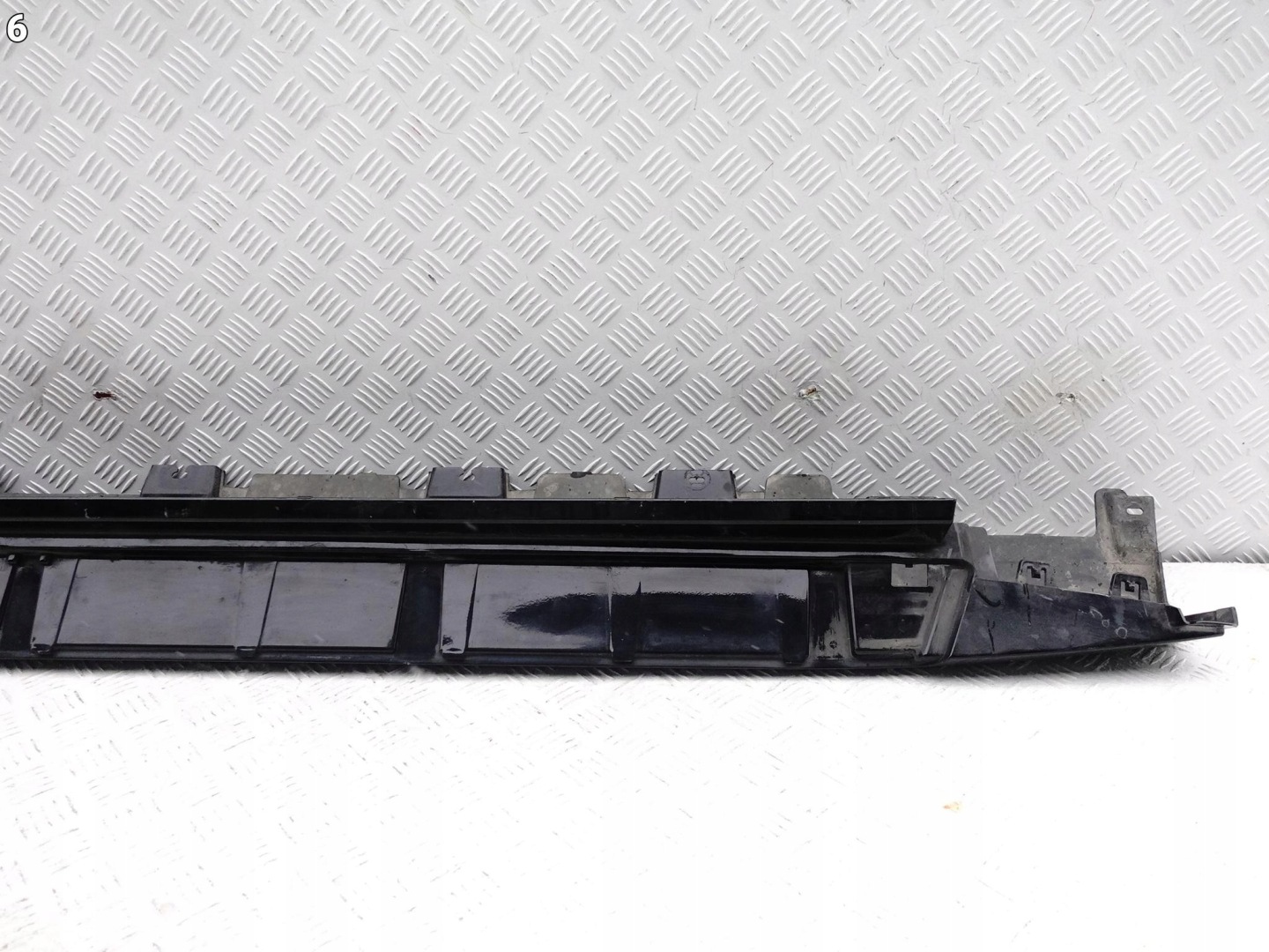 BMW X7 G07 18- threshold right moulding cap