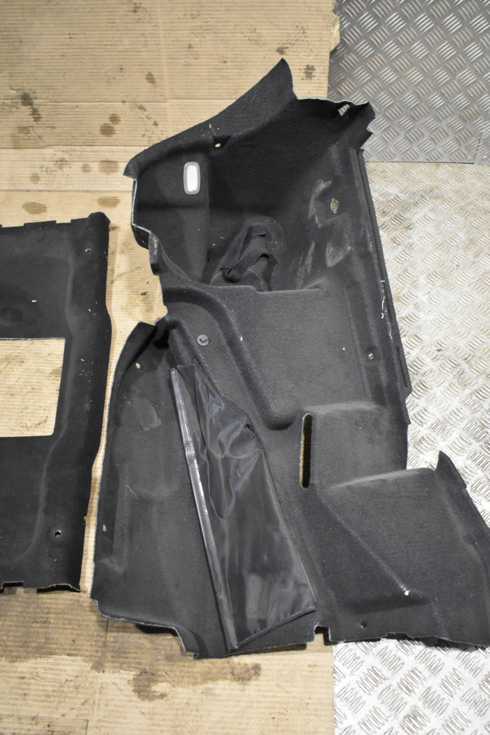 IDEALNE inner upholstery side boot KPL. MERCEDES SL R231 W231 1