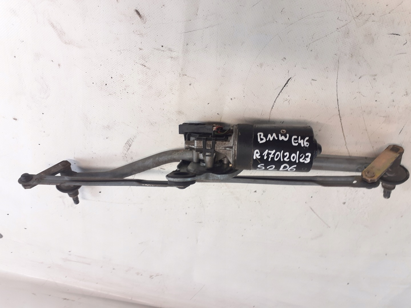 Wischergestänge vorne BMW E46