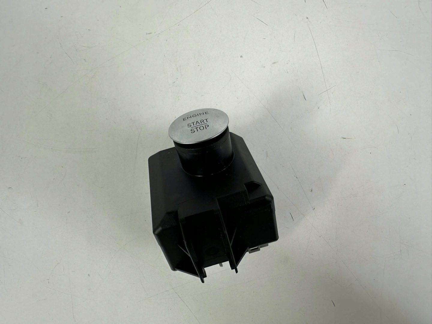 Mercedes-Benz GLA W156 2017 ignition button Start Stop A2469055103