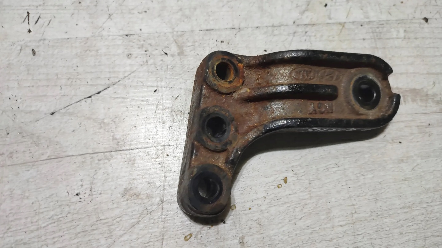 KIA Rio IV 18r console engine mount