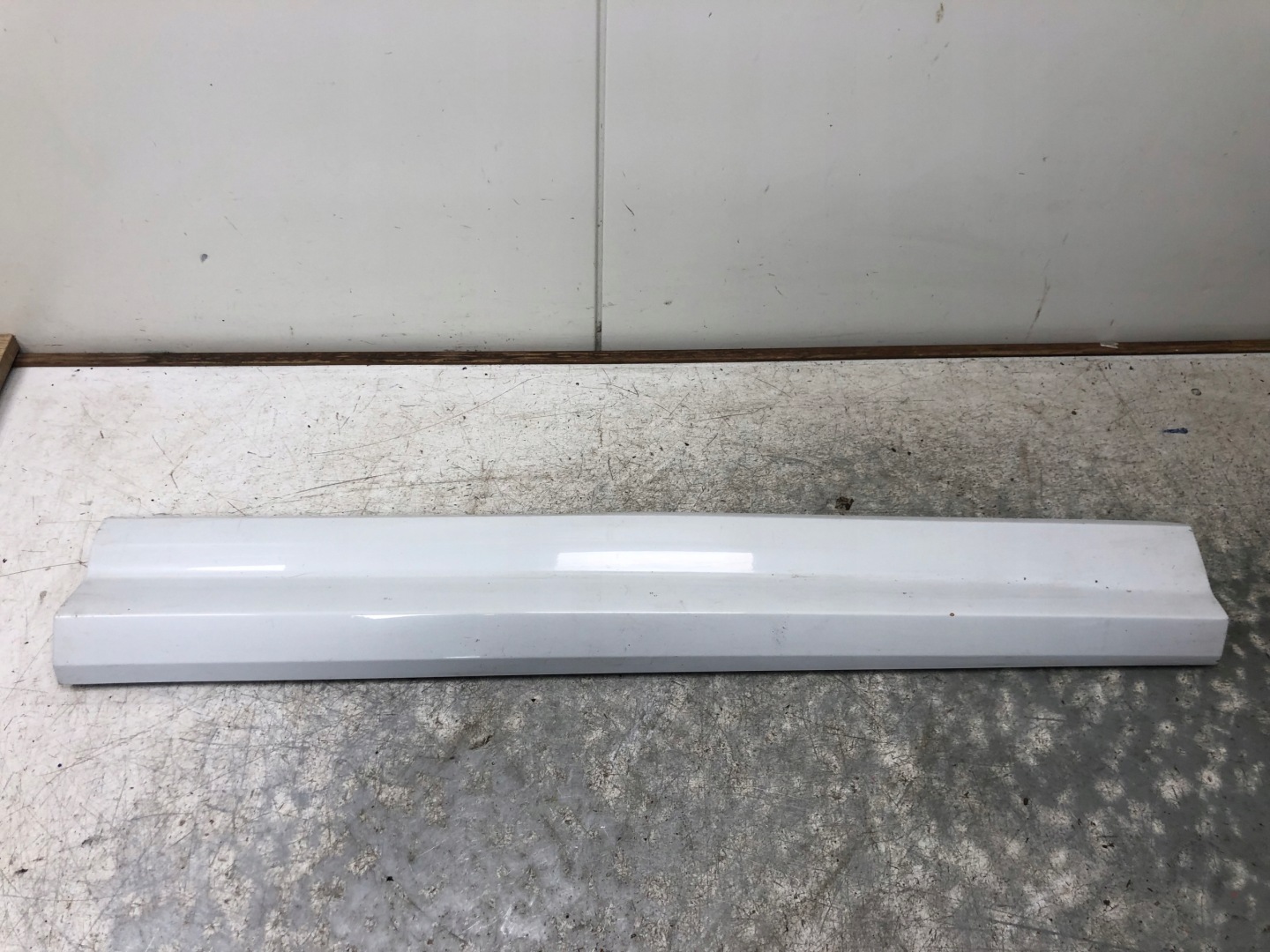 moulding door right front AUDI Q2 S-LINE 81A853960A