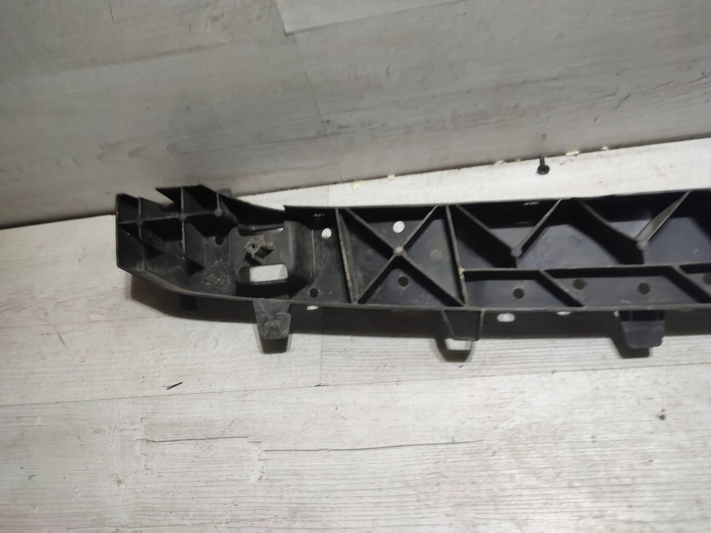 Peugeot 2008 II 2020 Poignée / Support plaque Pare choc Avant