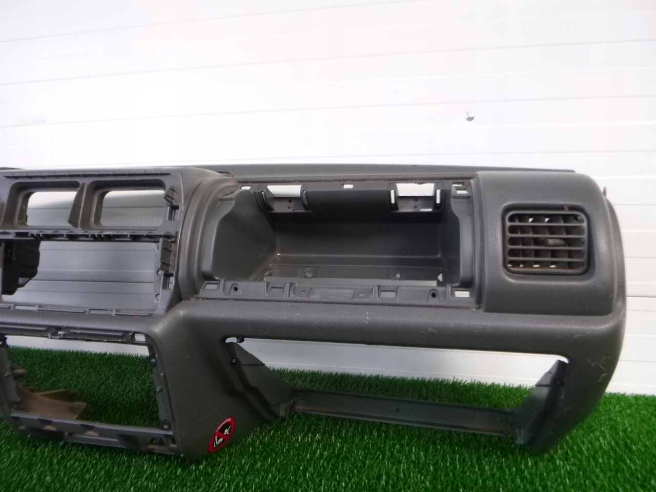 SUZUKI JIMNY III 98- dashboard cockpit console EUROPA original