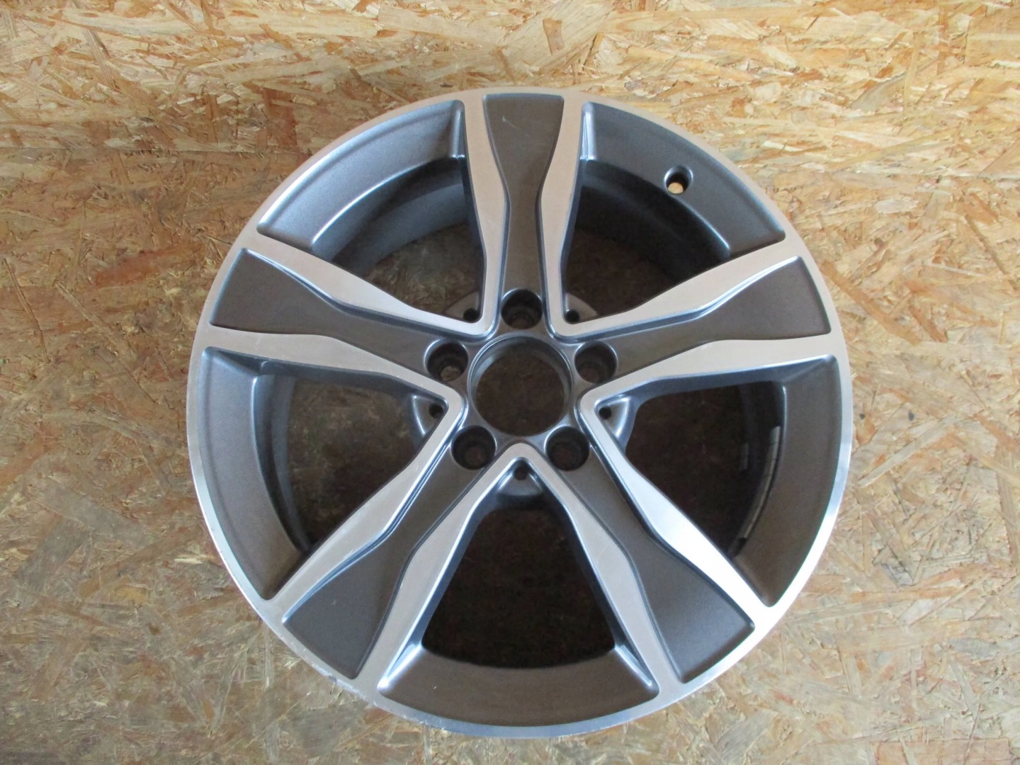 disk hliníkový W205 C KLASA 7Jx17 ET48,5 5x112