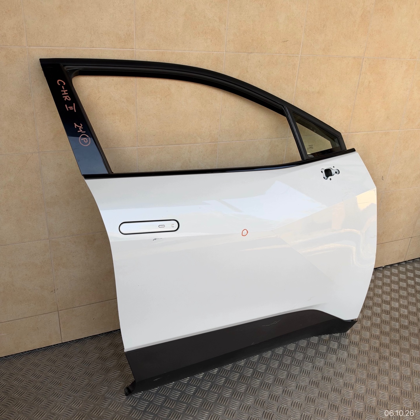 door complete front right TOYOTA C-HR II 2024 year