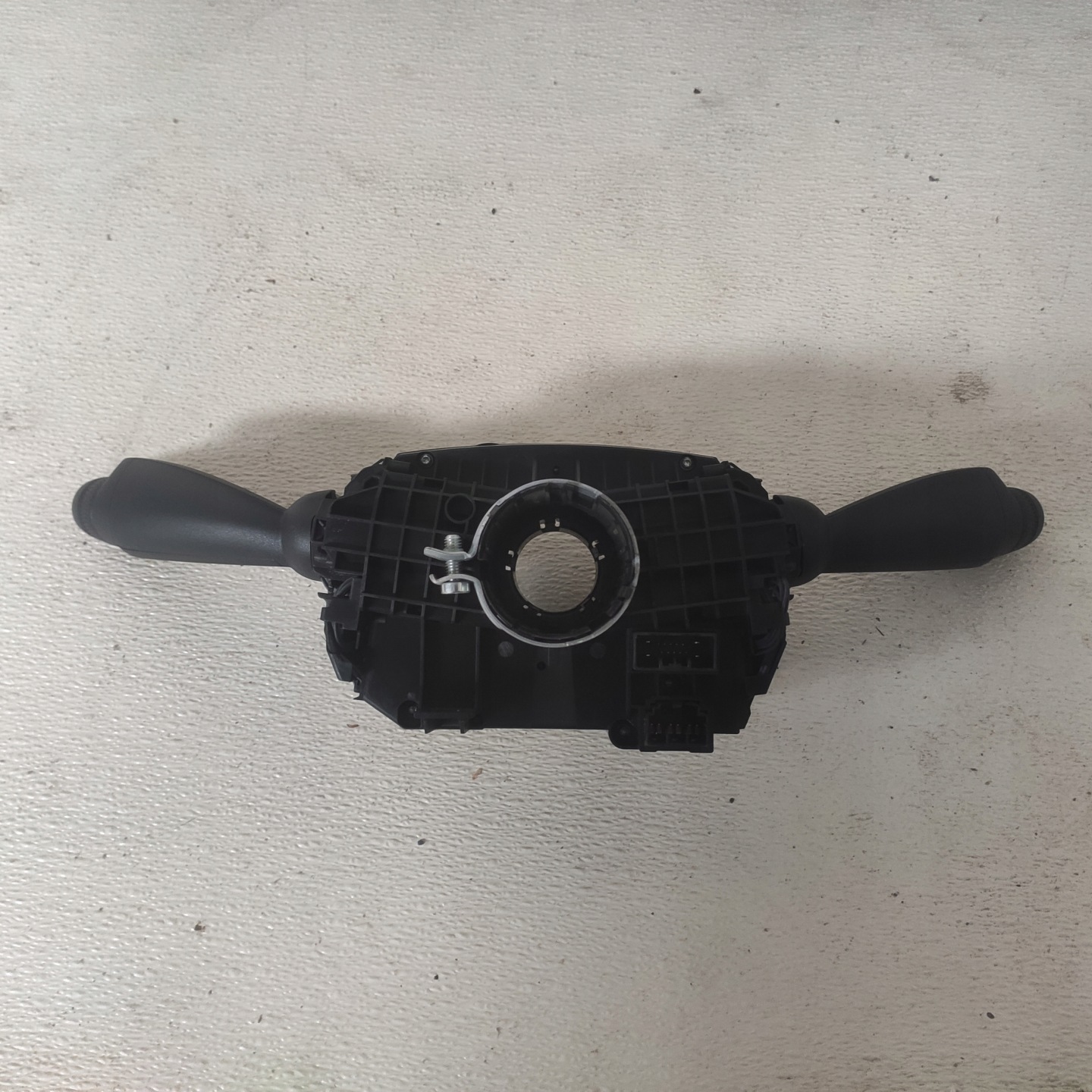 VOLVO XC40 2018 steering wheel levers and controls ring 32266208