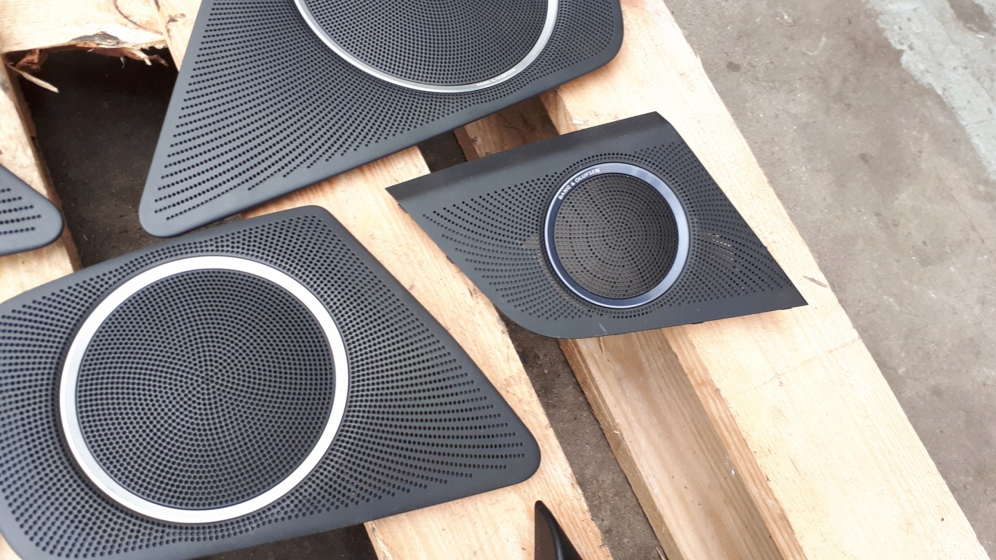 S4 B8 A4 MASKOWNICE Portière Console Bang OLUFSEN