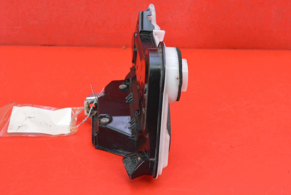 lock door left front front EU TOYOTA COROLLA XI E18 13-18