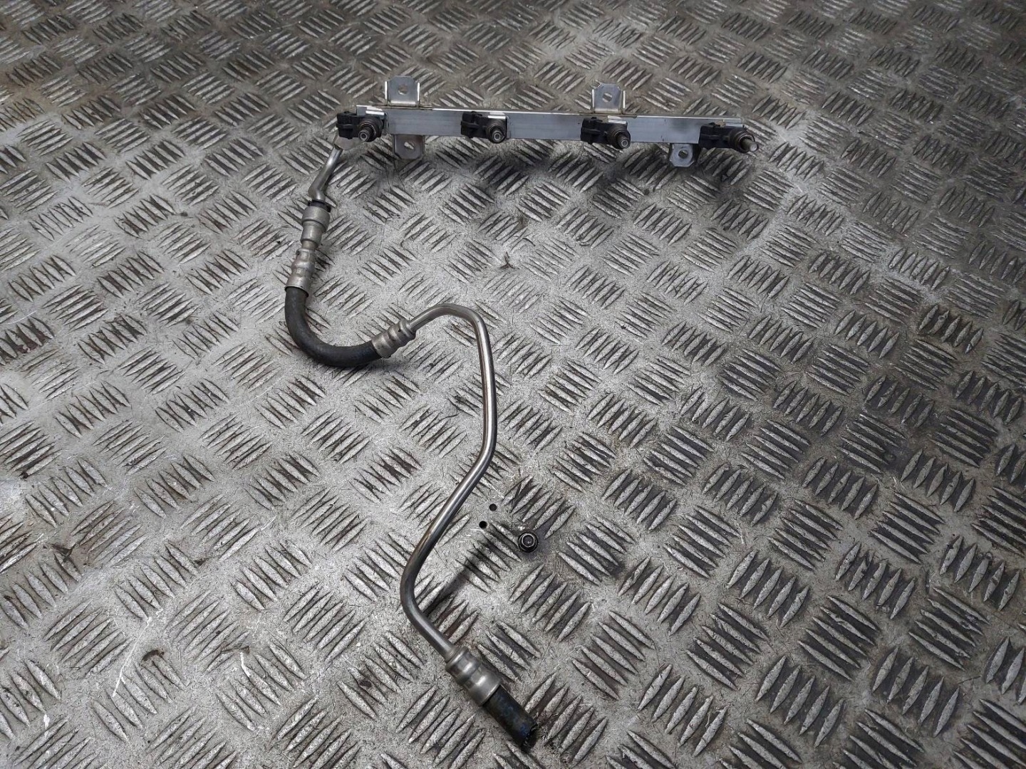 Rampe injection BMW E90 320SI 7563512 7555358