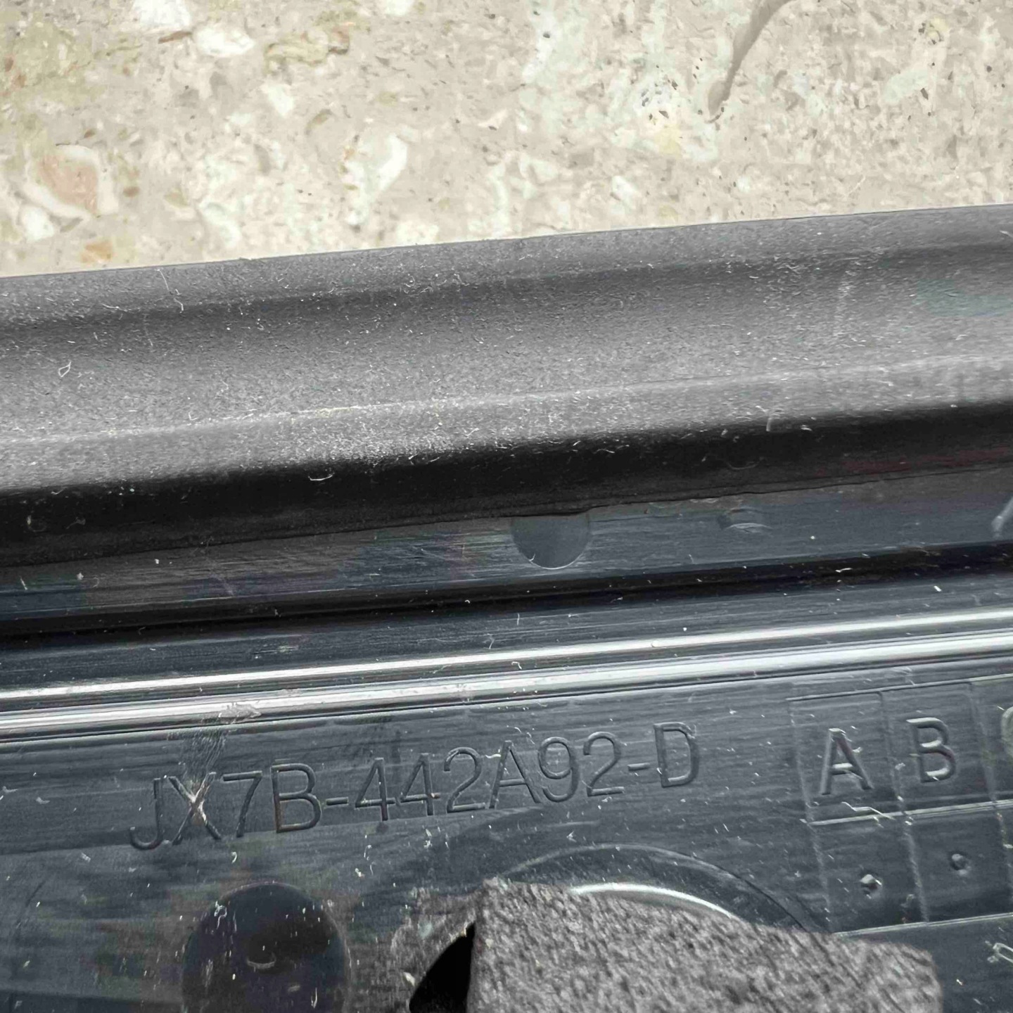 FORD FOCUS MK4 2018-> KOMBI moulding bonnet right JX7B-442A92-D
