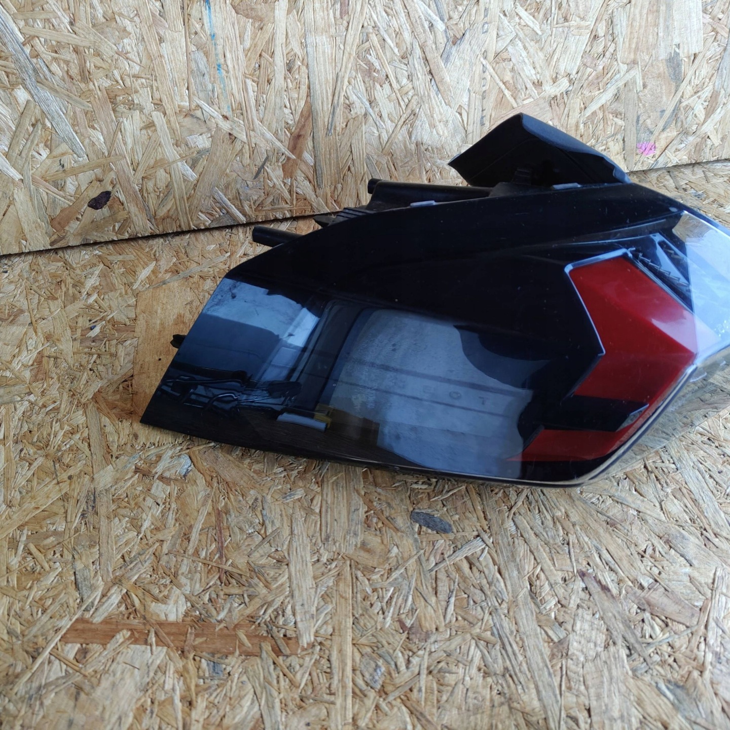 light rear rear part side left Peugeot 2008 II