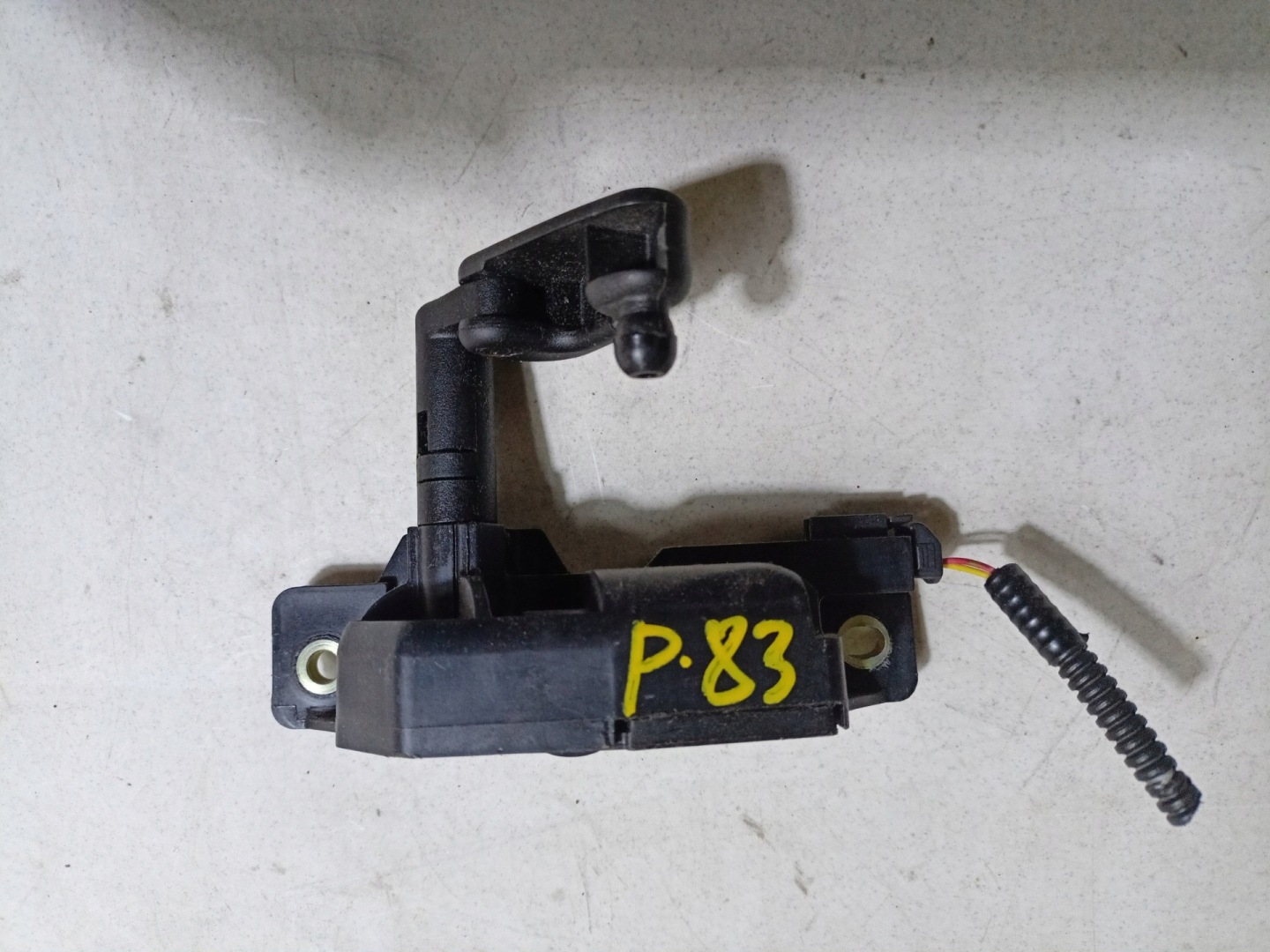 mini motor windows rear part left side Toyota Sienna 3 2011 85780AE013