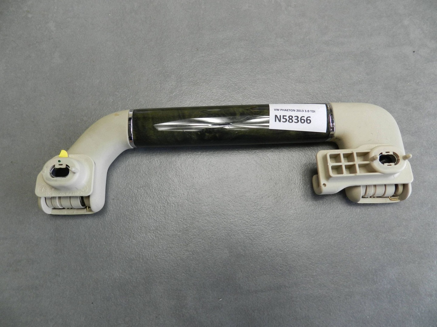 Volkswagen Phaeton Poignée Ciel de toit Arrière 3D0857608H N58366