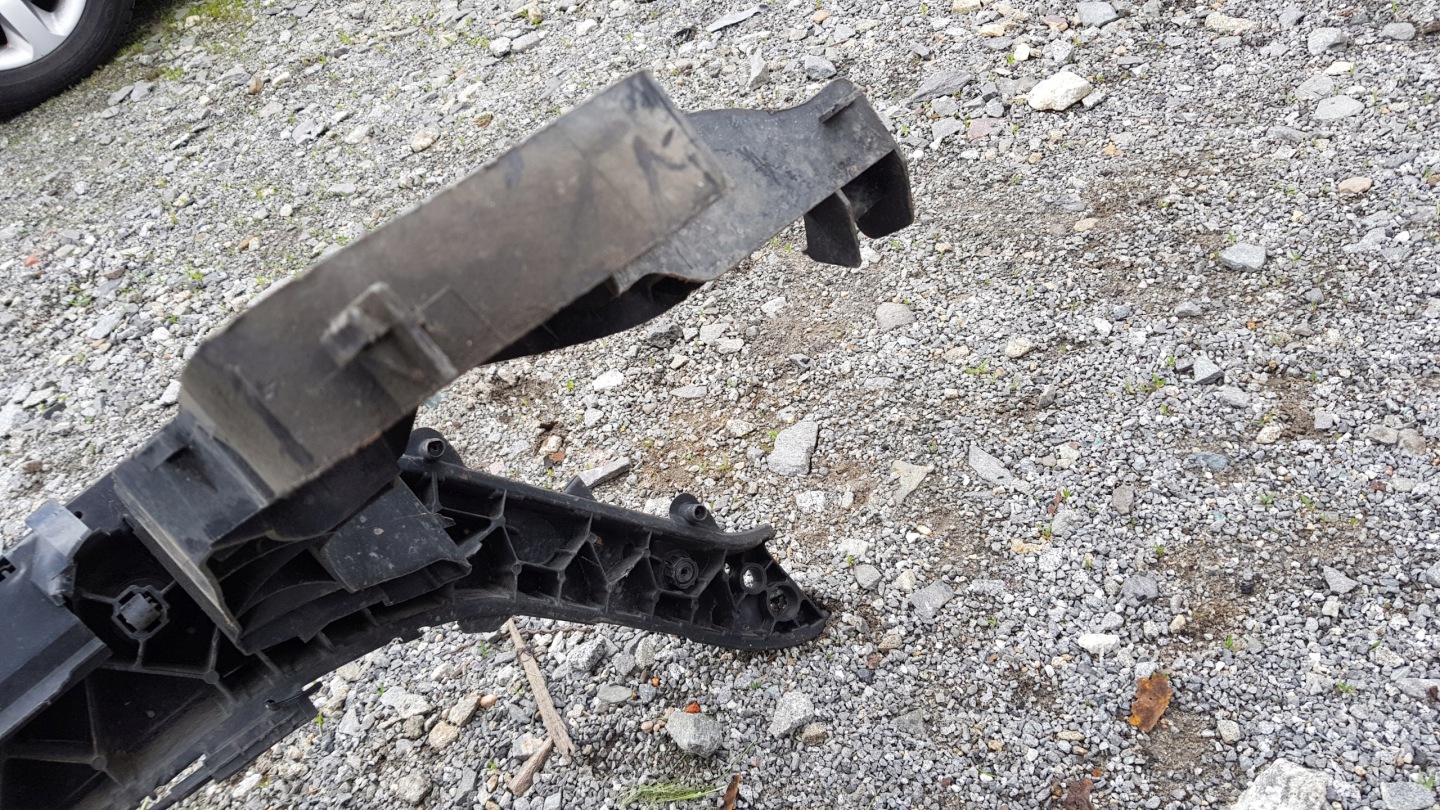RENAULT SCENIC II support panel for radiators pillar