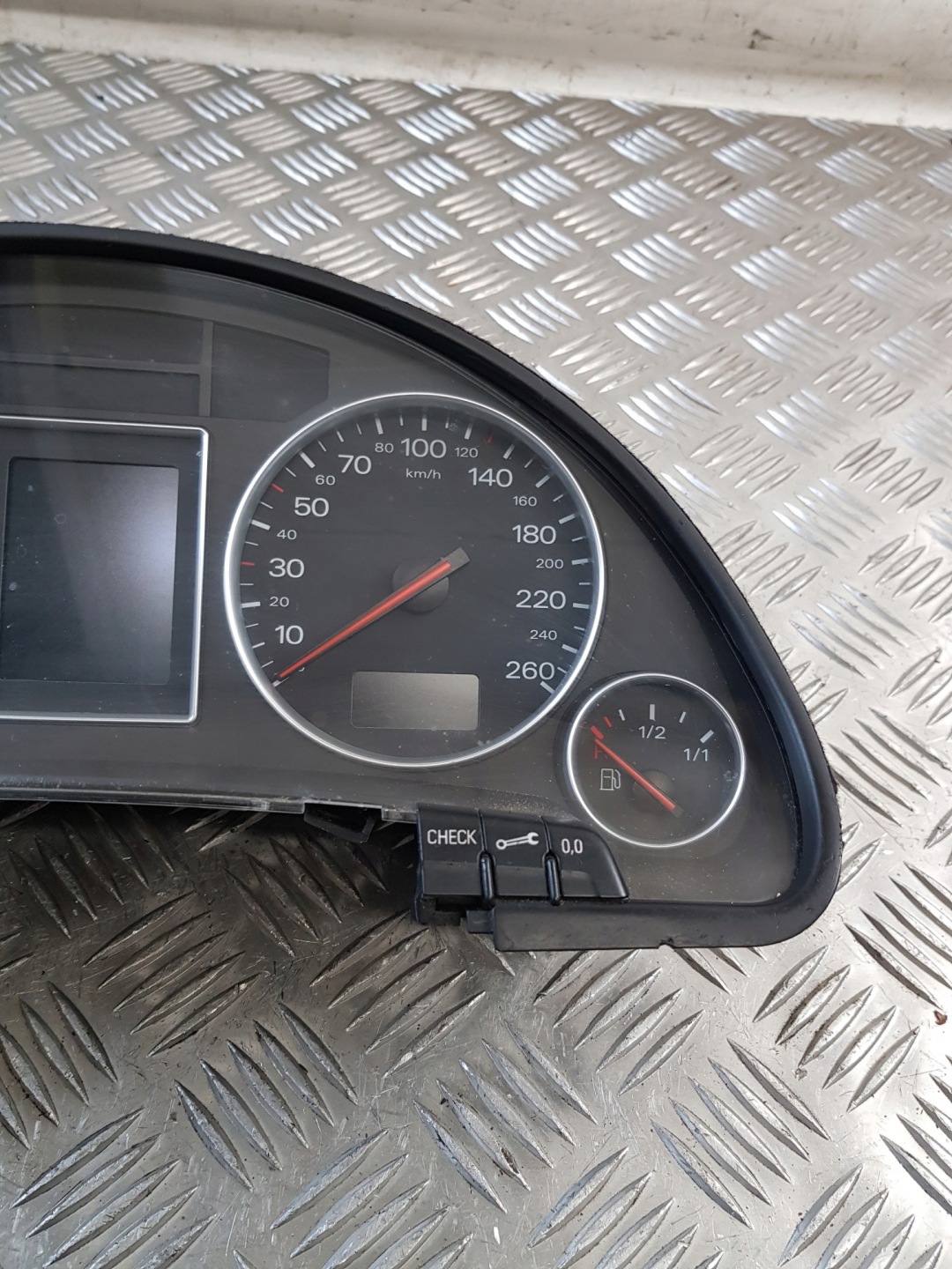 dials 8E0920900H AUDI A4 B6 1.6B 02R- EUROPA