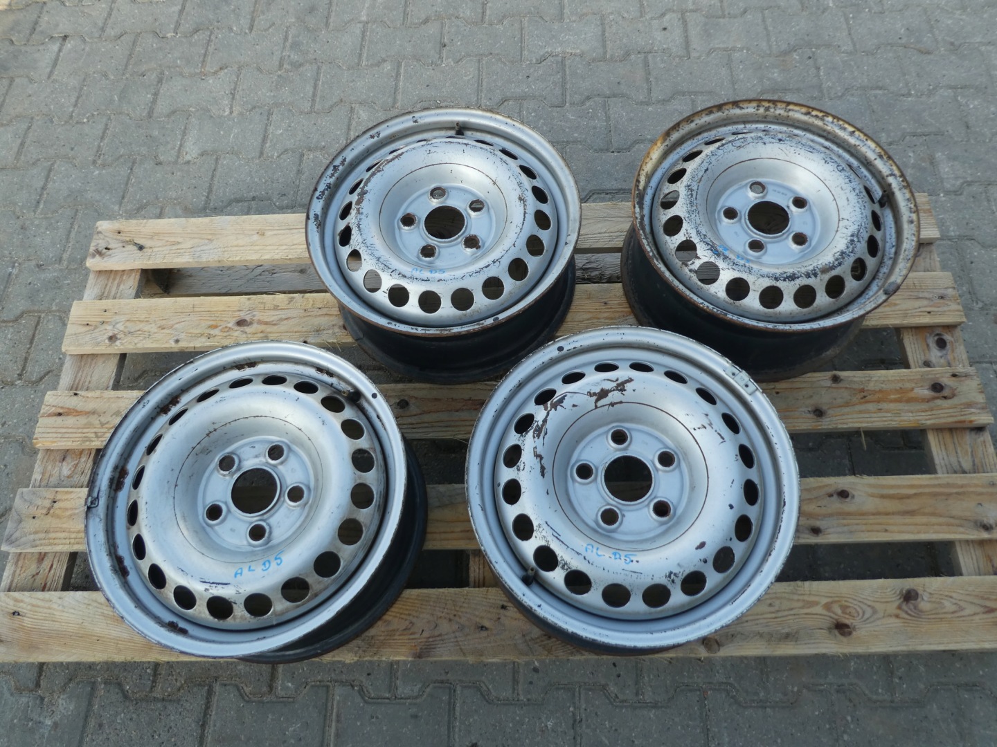 VW T5 CERCHI Ferro 7H0601027D 6.5JX16 ET51