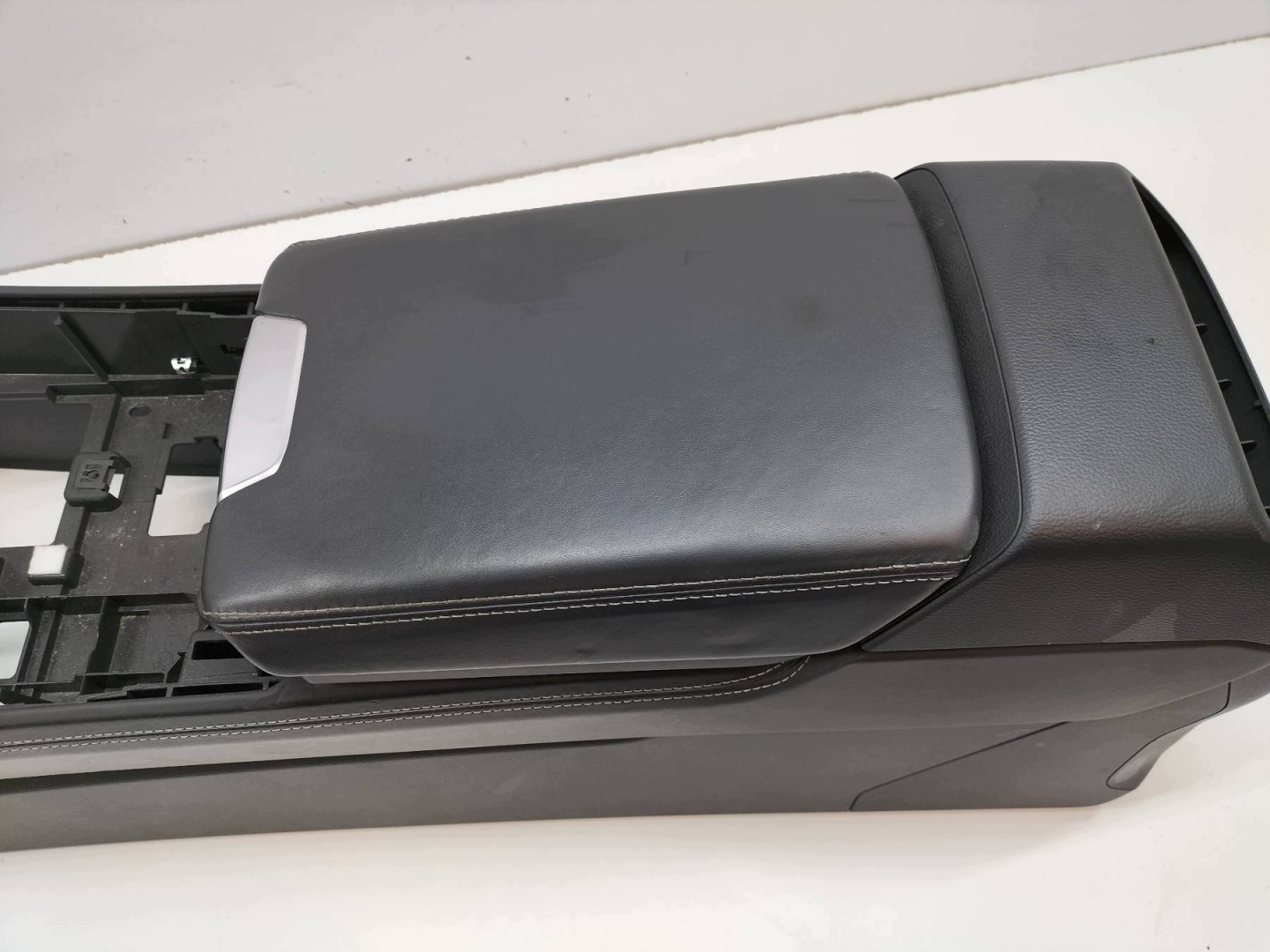 TUNEL central armrest 4K Audi A7 II (2018-2025) C8