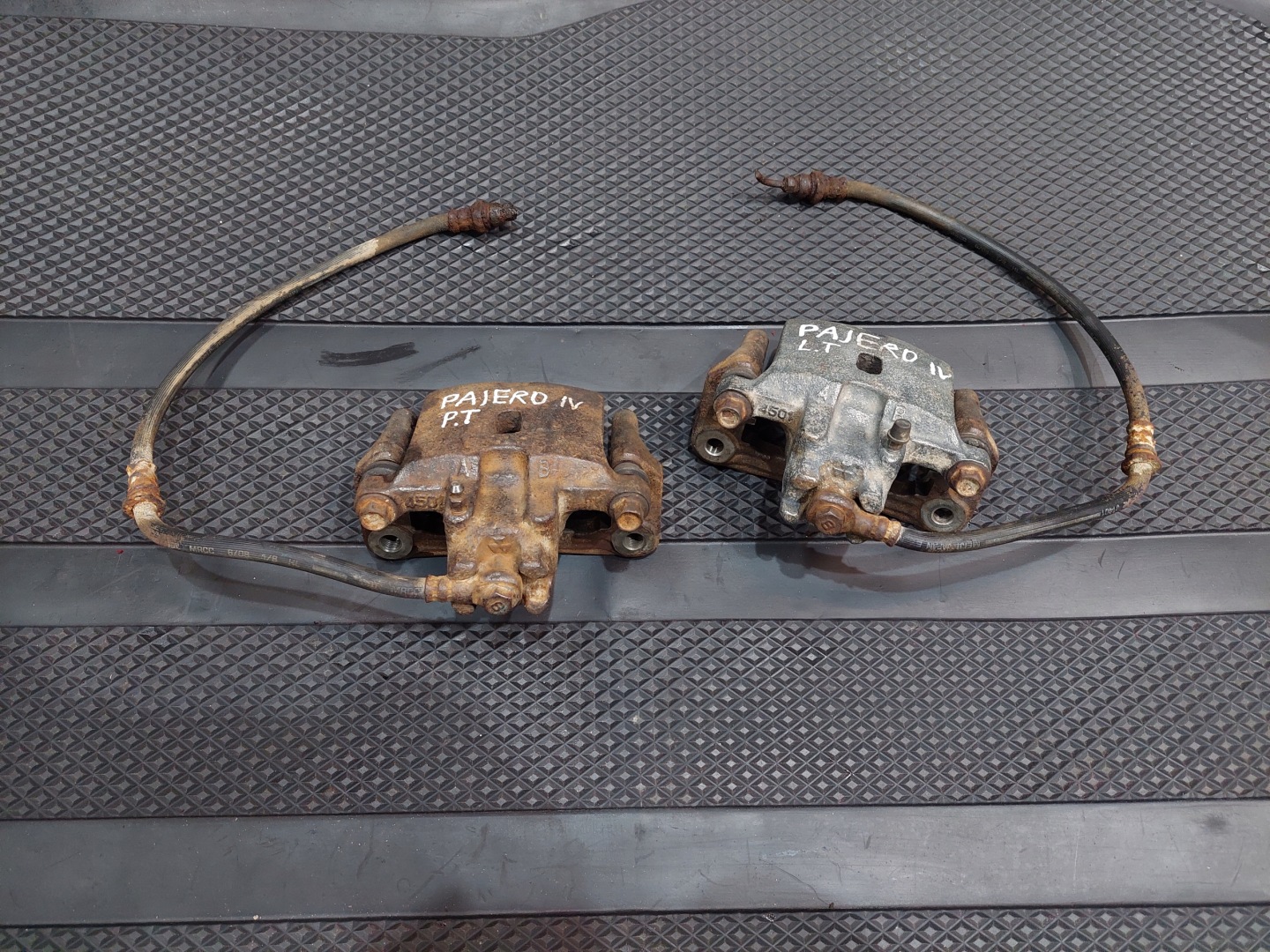 caliper right rear part rear MITSUBISHI PAJERO 4 IV 3.2 DID