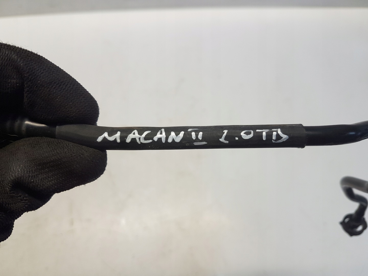 MACAN LIFT 95B 2.0TFSI prijenos cijev vode