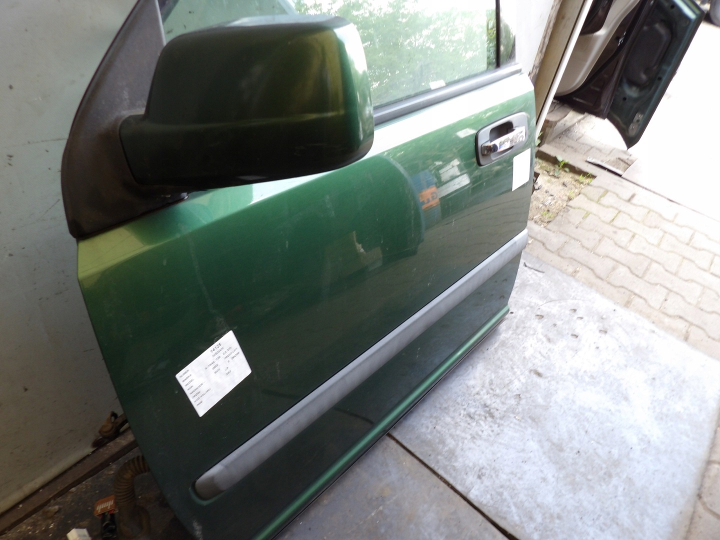 Nissan X-trail T30 door front left lak. DS2