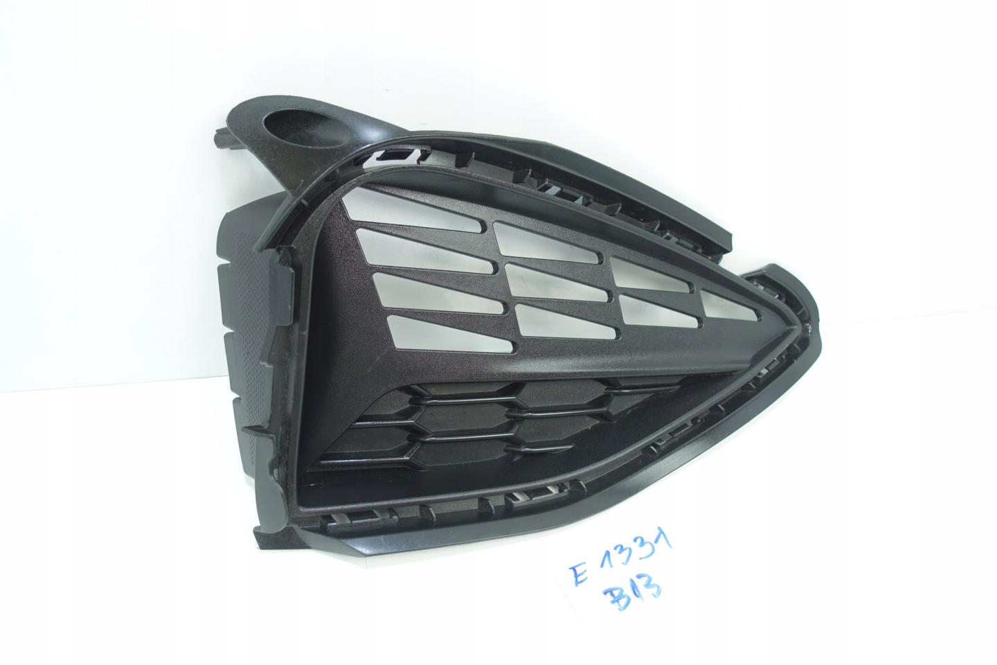grid of a bumper right front HYUNDAI i30 N-LINE 86564-G4DA0