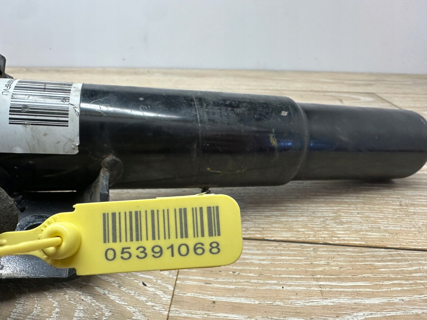 BMW I01 shock absorber 6880097