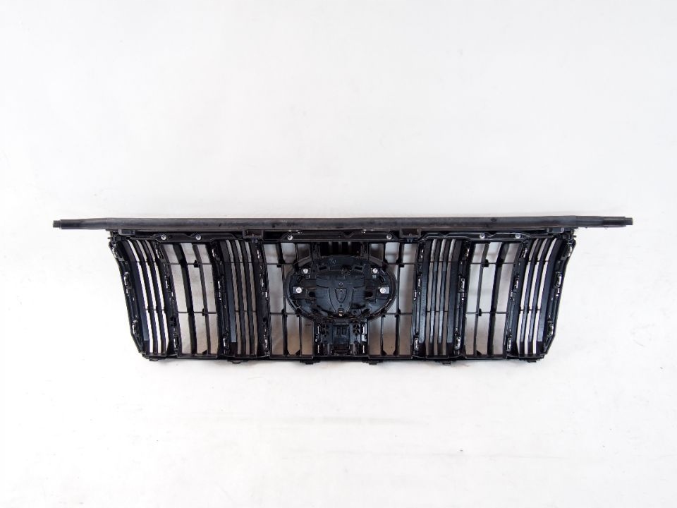 Toyota Land Cruiser 17r Grille 2017