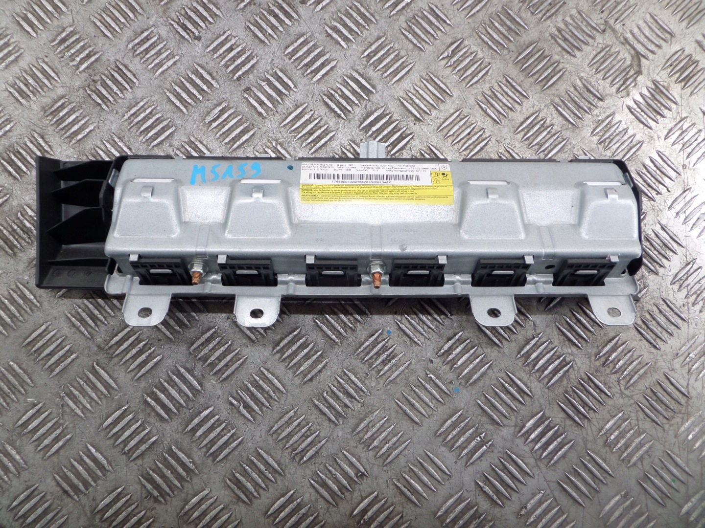 MERCEDES W176 airbag ginocchia A1768600402