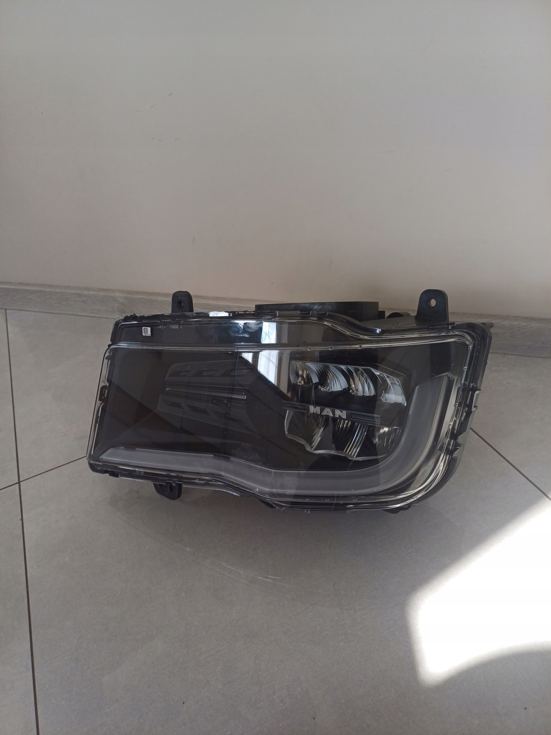 light left front front MAN TGX, TGS ,TGM FULLLED 8125101-6821