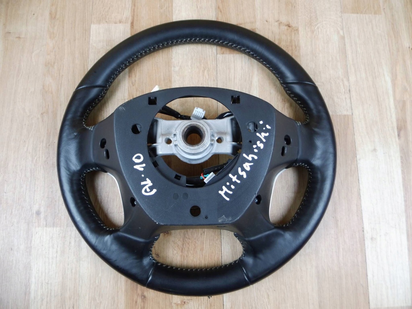 Mitsubishi Outlander III LIFT lenkrad 255XB