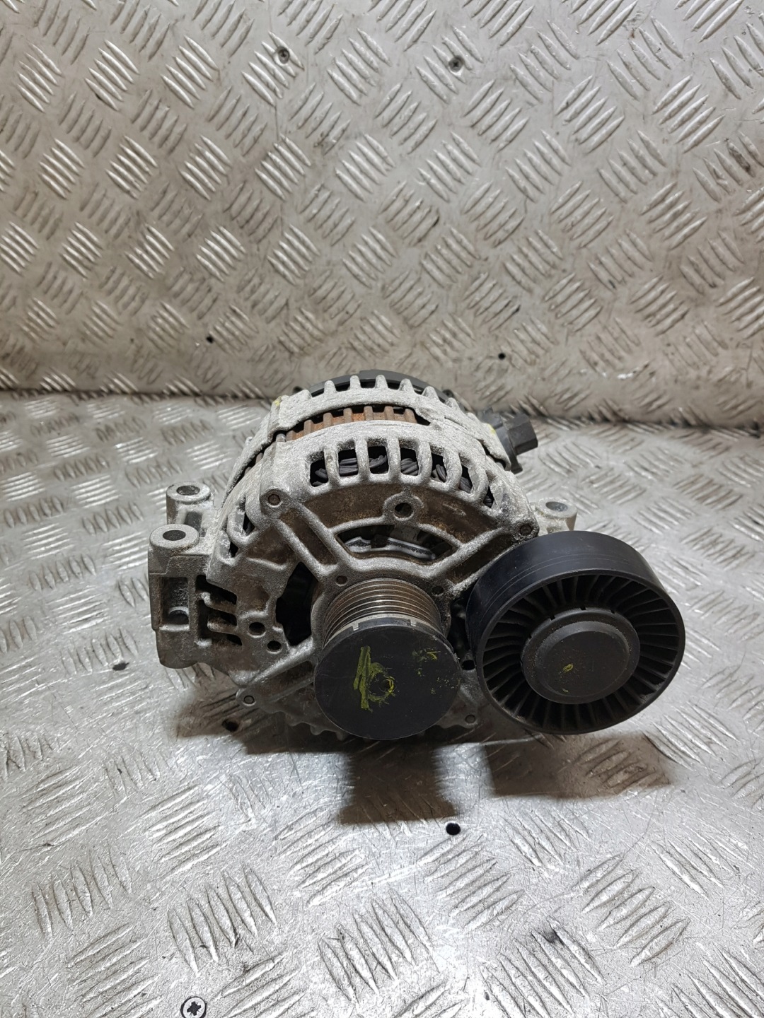 alternator BMW E90 2.0 B BOSCH 0121715017