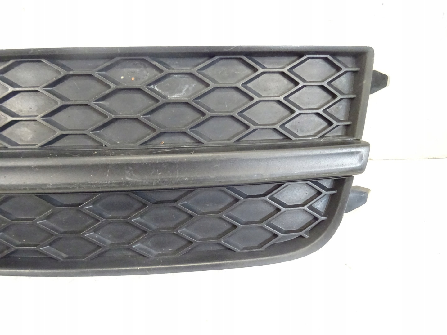 grid of a bumper front front right AUDI A7 C7 S-LINE 4G8807682B