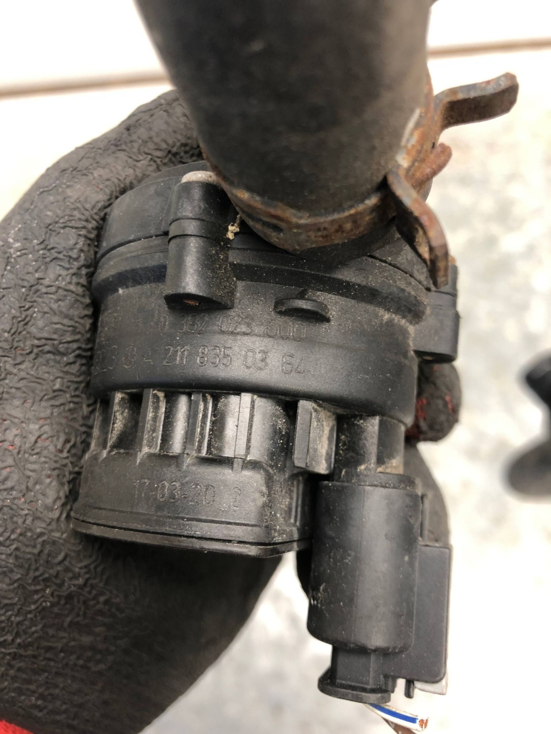 pumpa vode MERCEDES W205 KOMBI A2118350364