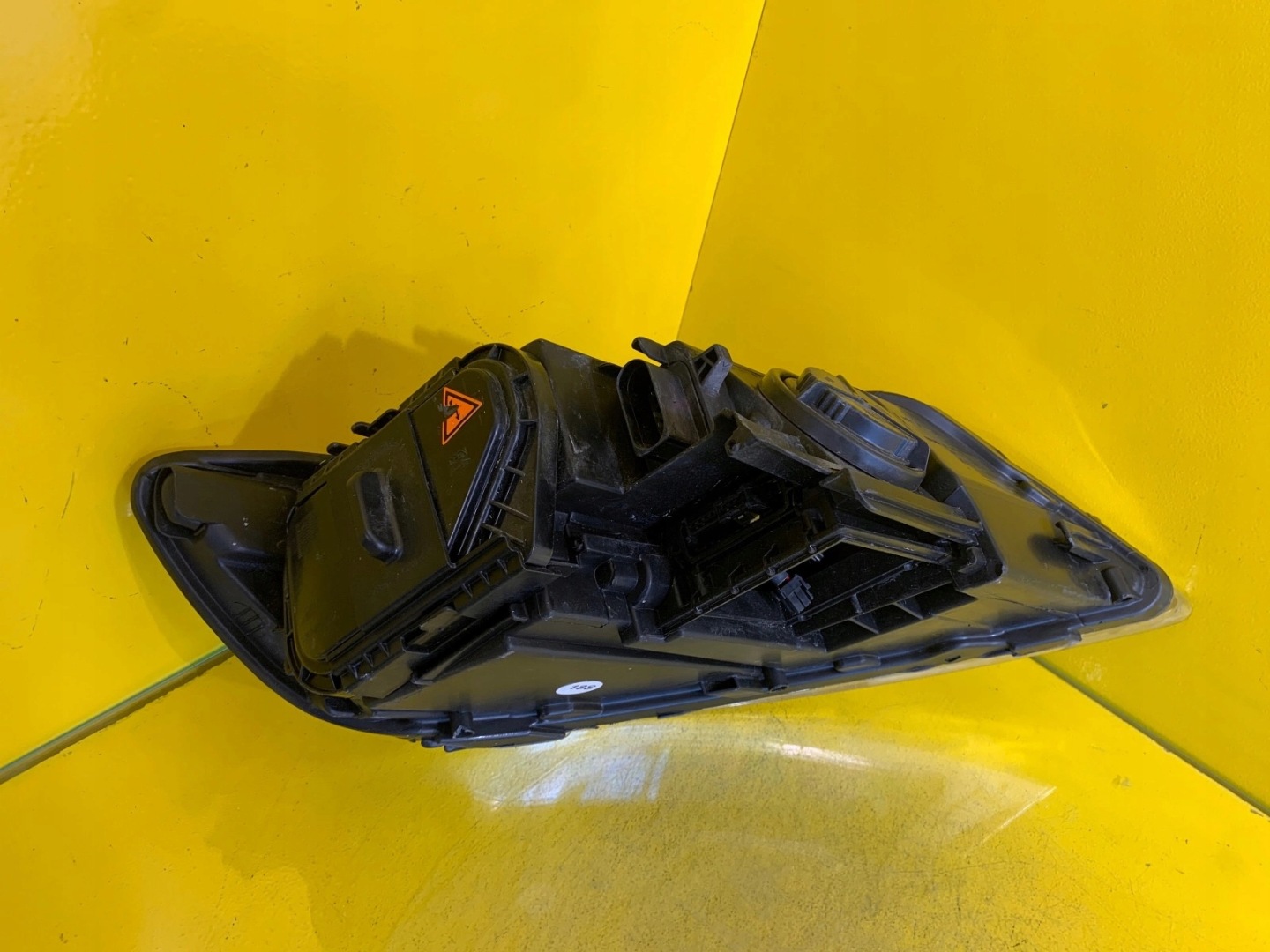 light left front AUDI Q7 XENON 05- 4L0941029M
