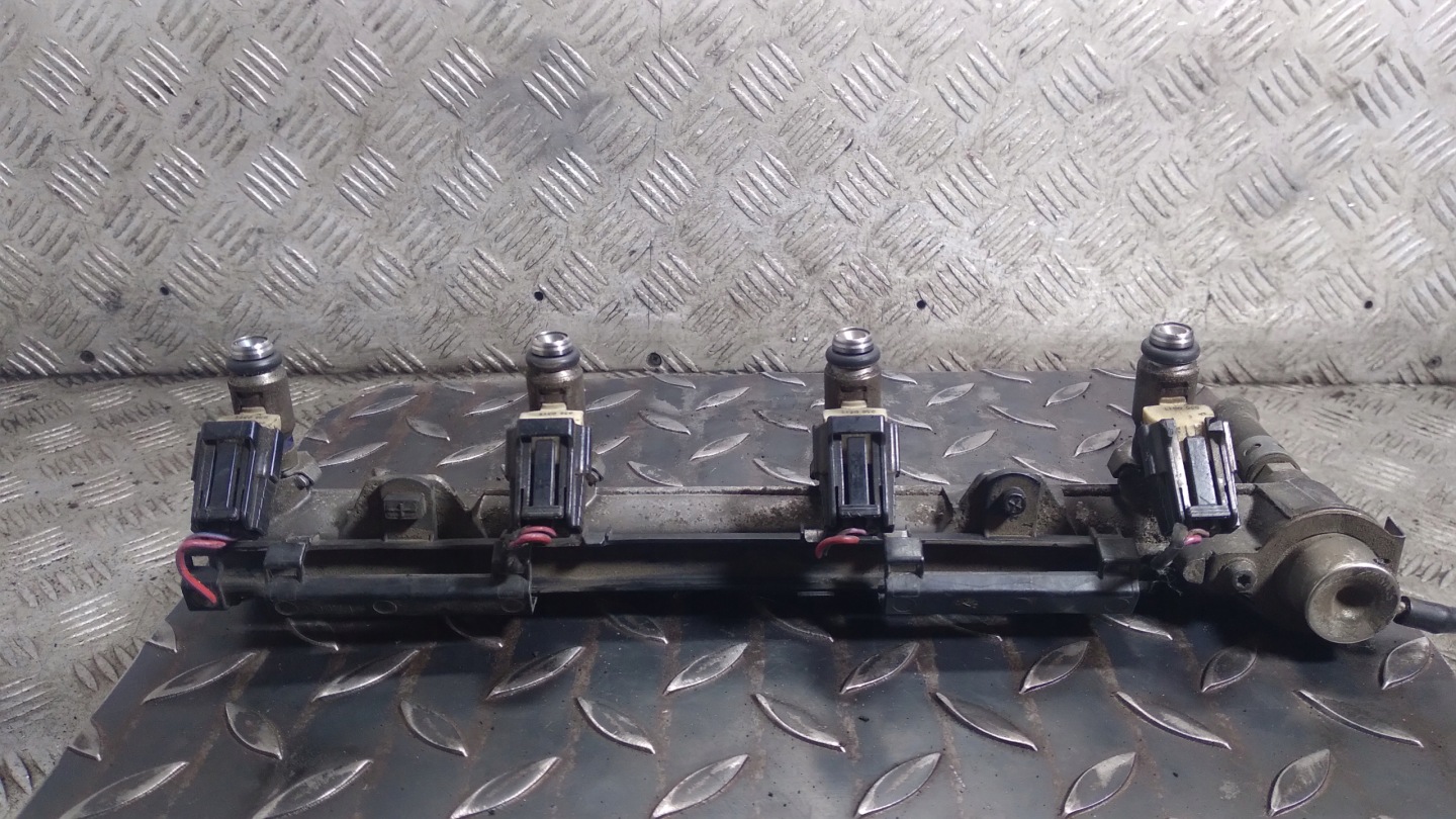 Rampe injection VOLKSWAGEN GOLF 4 036133319AL